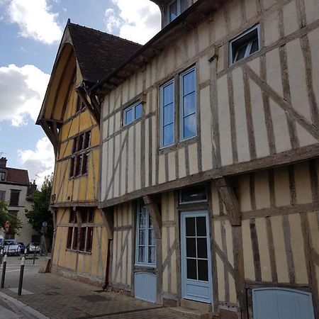 Maison Du Dauphin 1534 Troyes Exterior foto